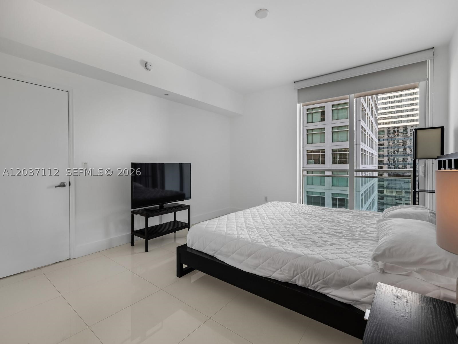 950 Brickell Bay Dr #1404, Miami FL 33131