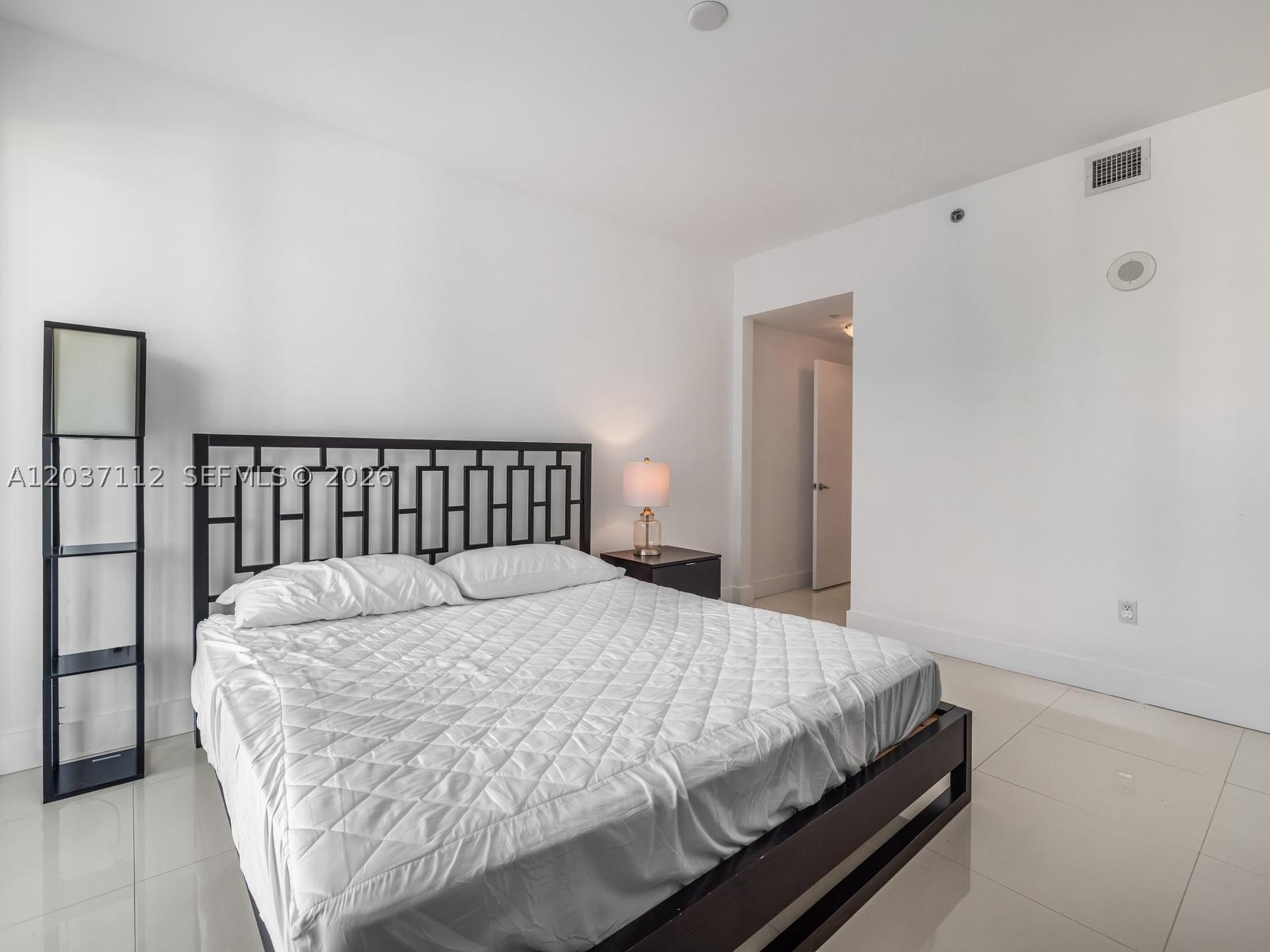 950 Brickell Bay Dr #1404, Miami FL 33131