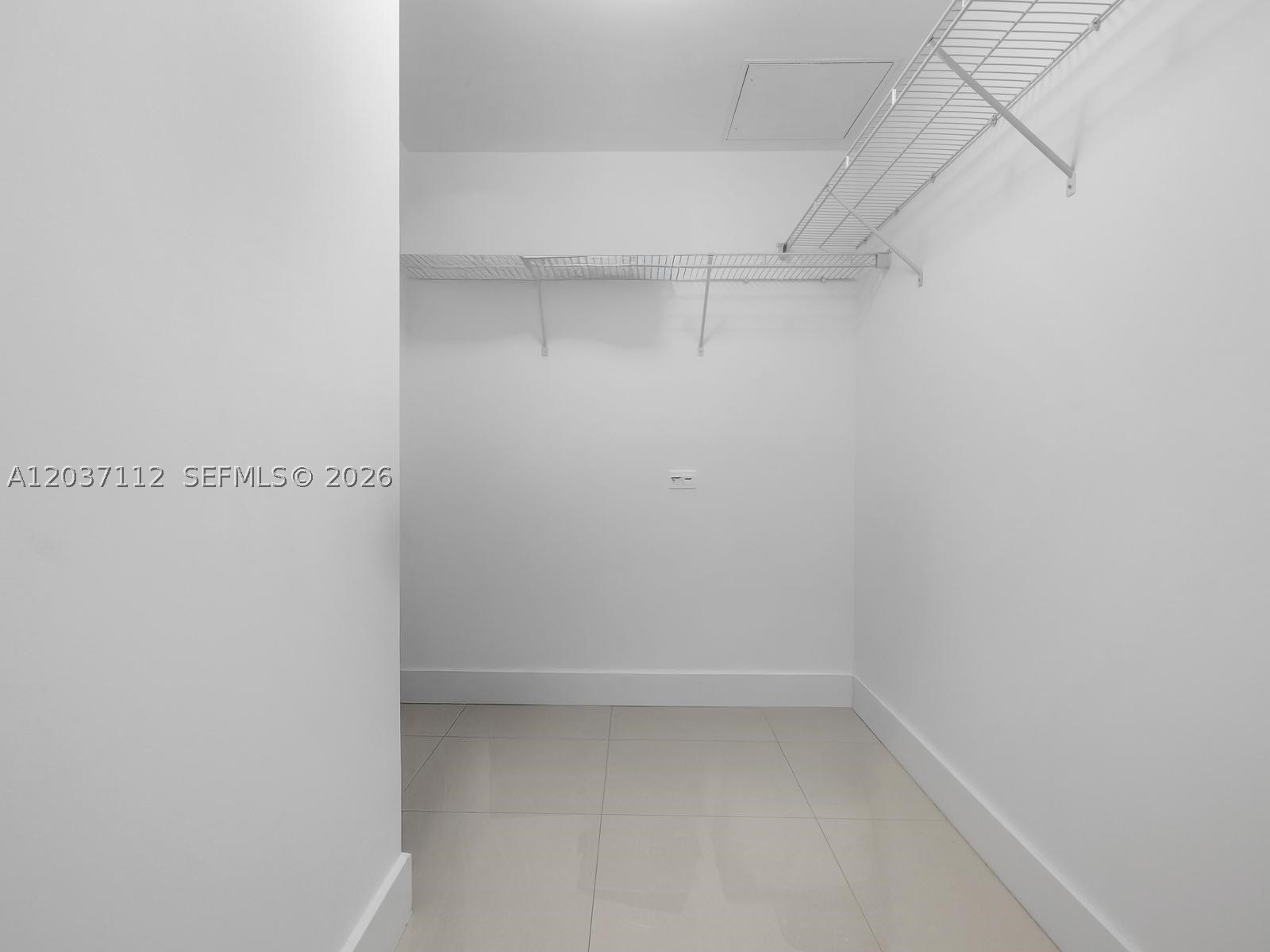 950 Brickell Bay Dr #1404, Miami FL 33131