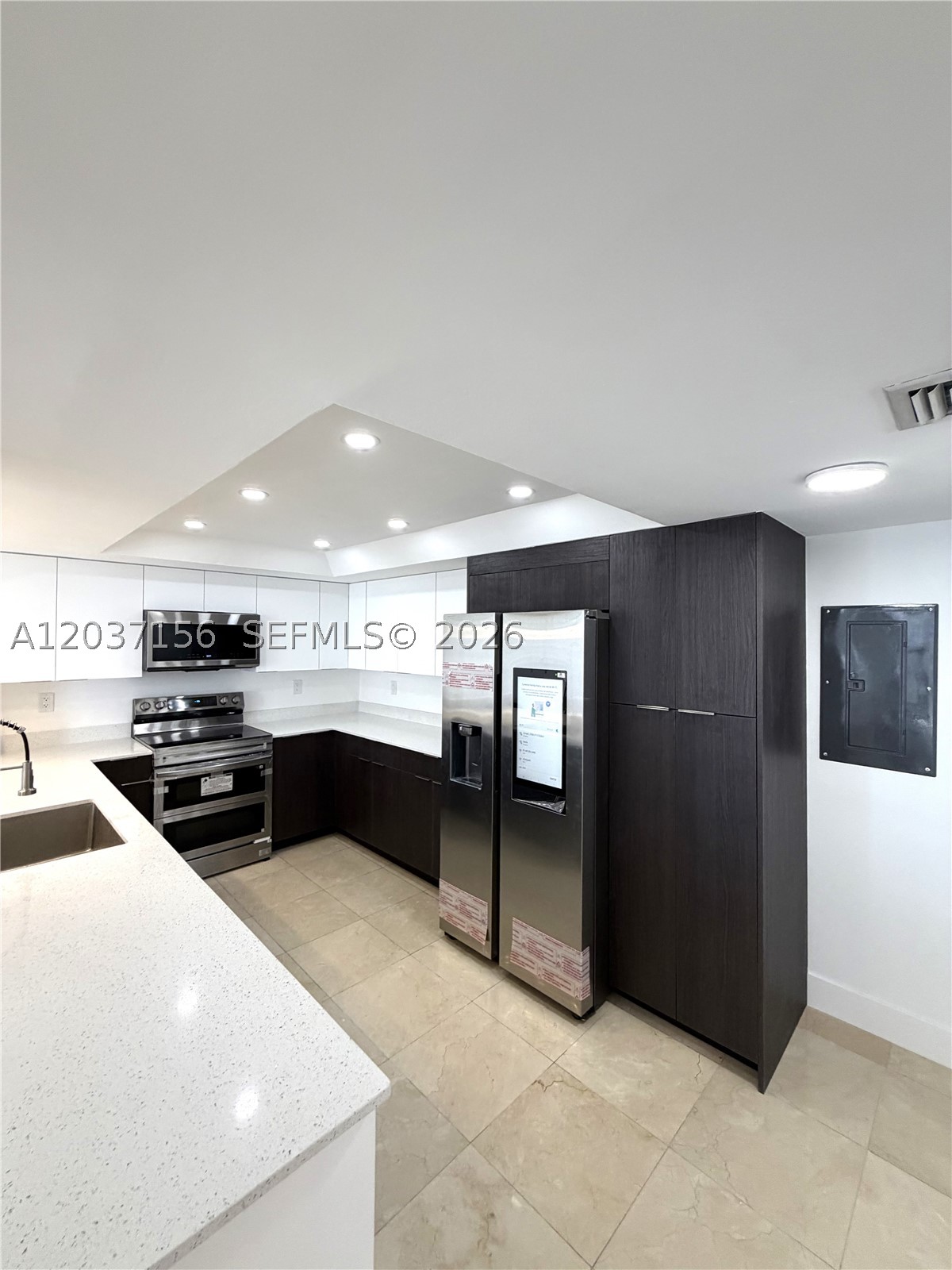 520 Brickell Key Dr #A1005, Miami FL 33131