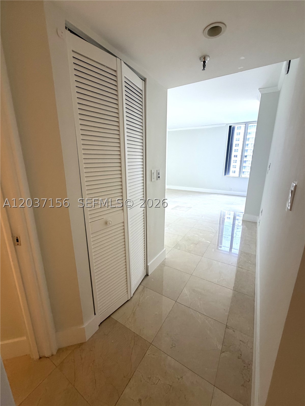 520 Brickell Key Dr #A1005, Miami FL 33131