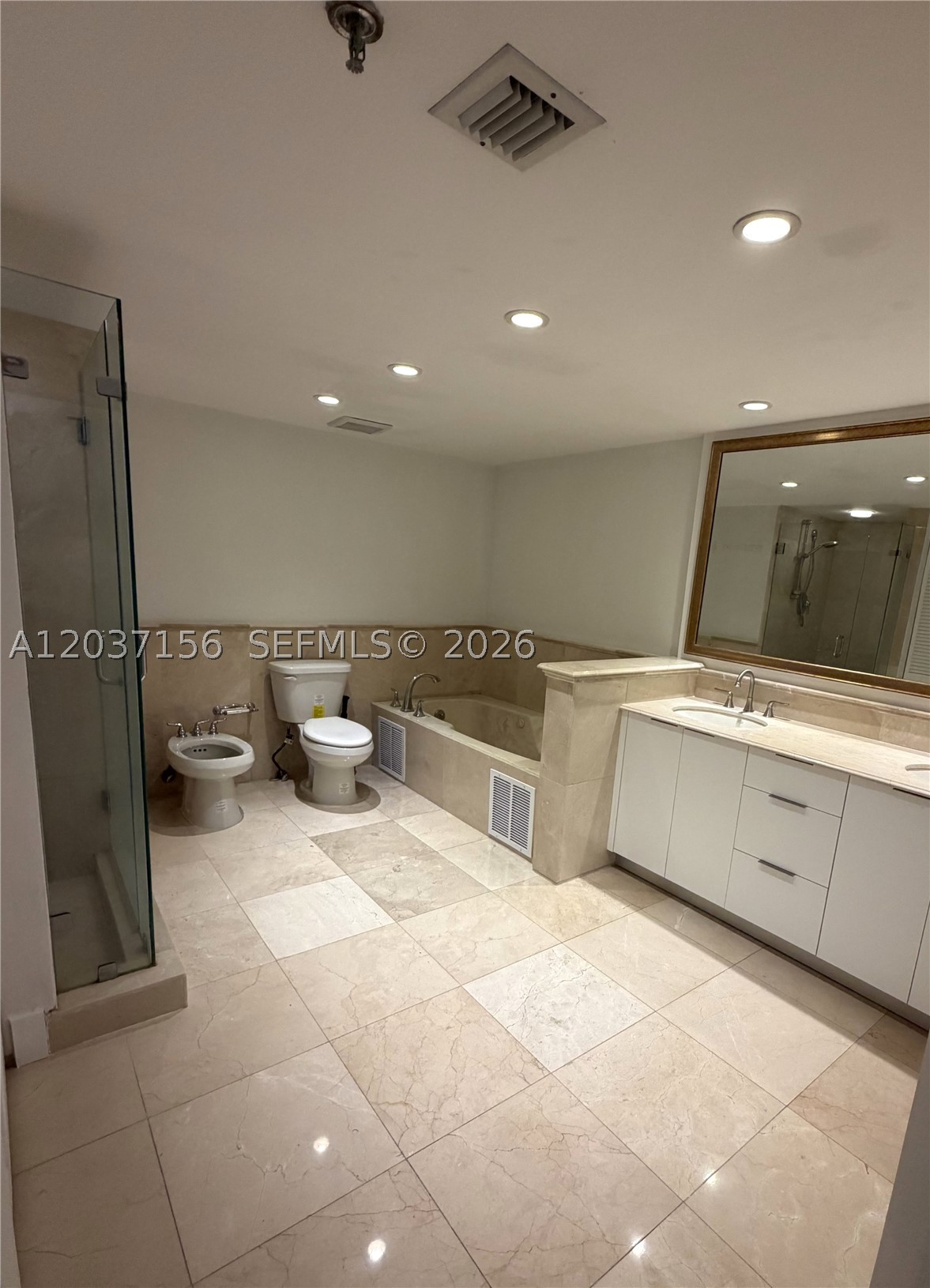 520 Brickell Key Dr #A1005, Miami FL 33131