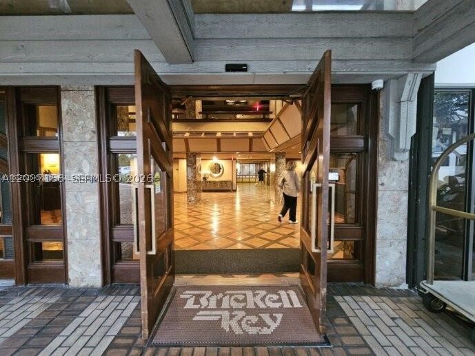 520 Brickell Key Dr #A1005, Miami FL 33131