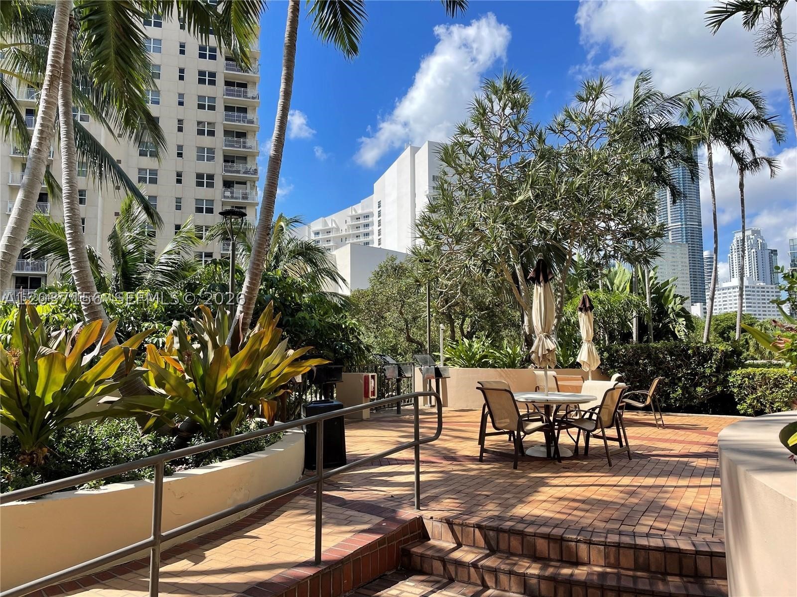 520 Brickell Key Dr #A1005, Miami FL 33131