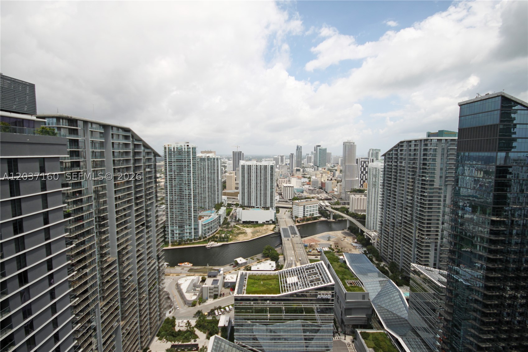 45 SW 9th St #4608, Miami FL 33130