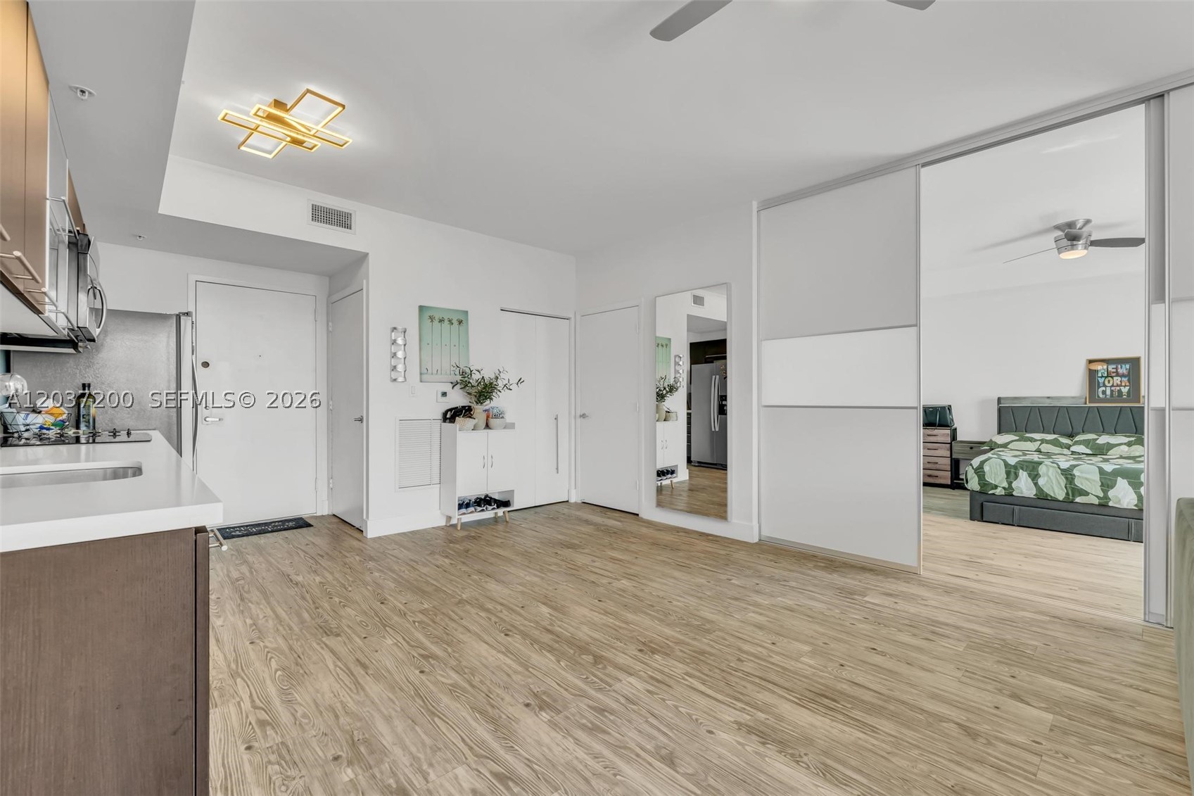 90 SW 3rd St #4303, Miami FL 33130