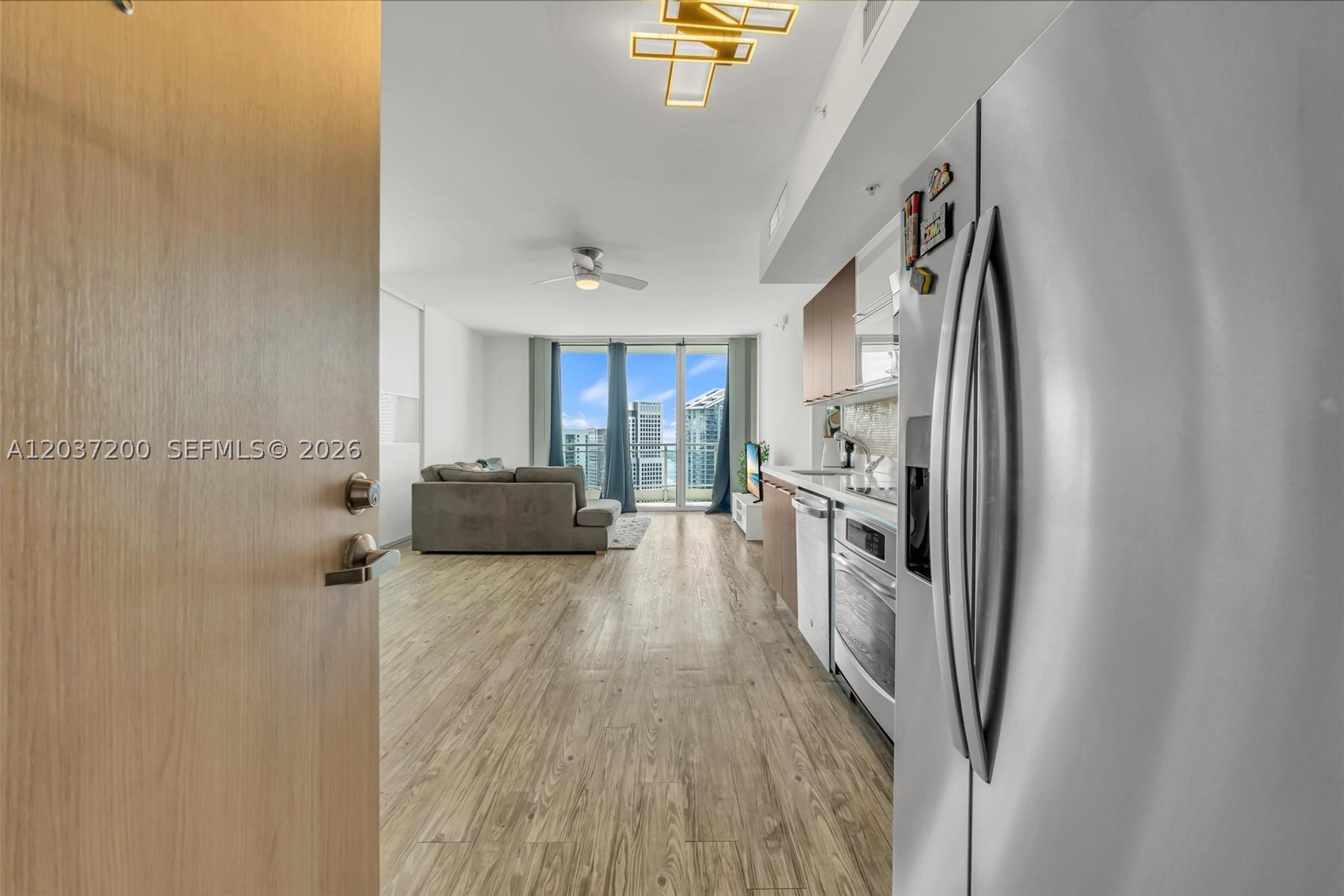 90 SW 3rd St #4303, Miami FL 33130