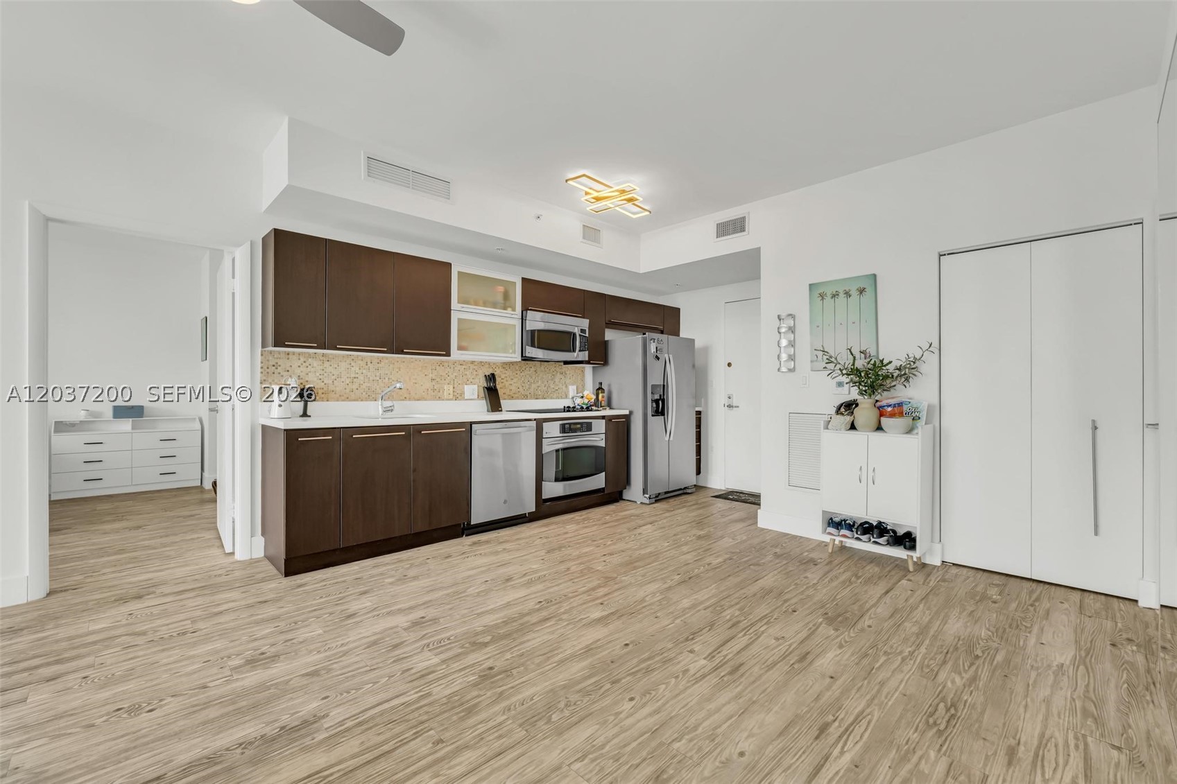 90 SW 3rd St #4303, Miami FL 33130
