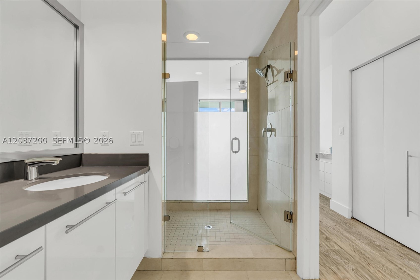 90 SW 3rd St #4303, Miami FL 33130