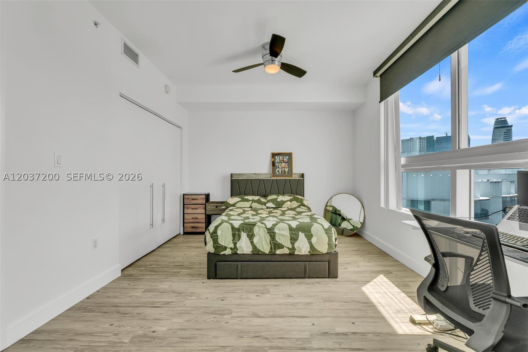 90 SW 3rd St #4303, Miami FL 33130