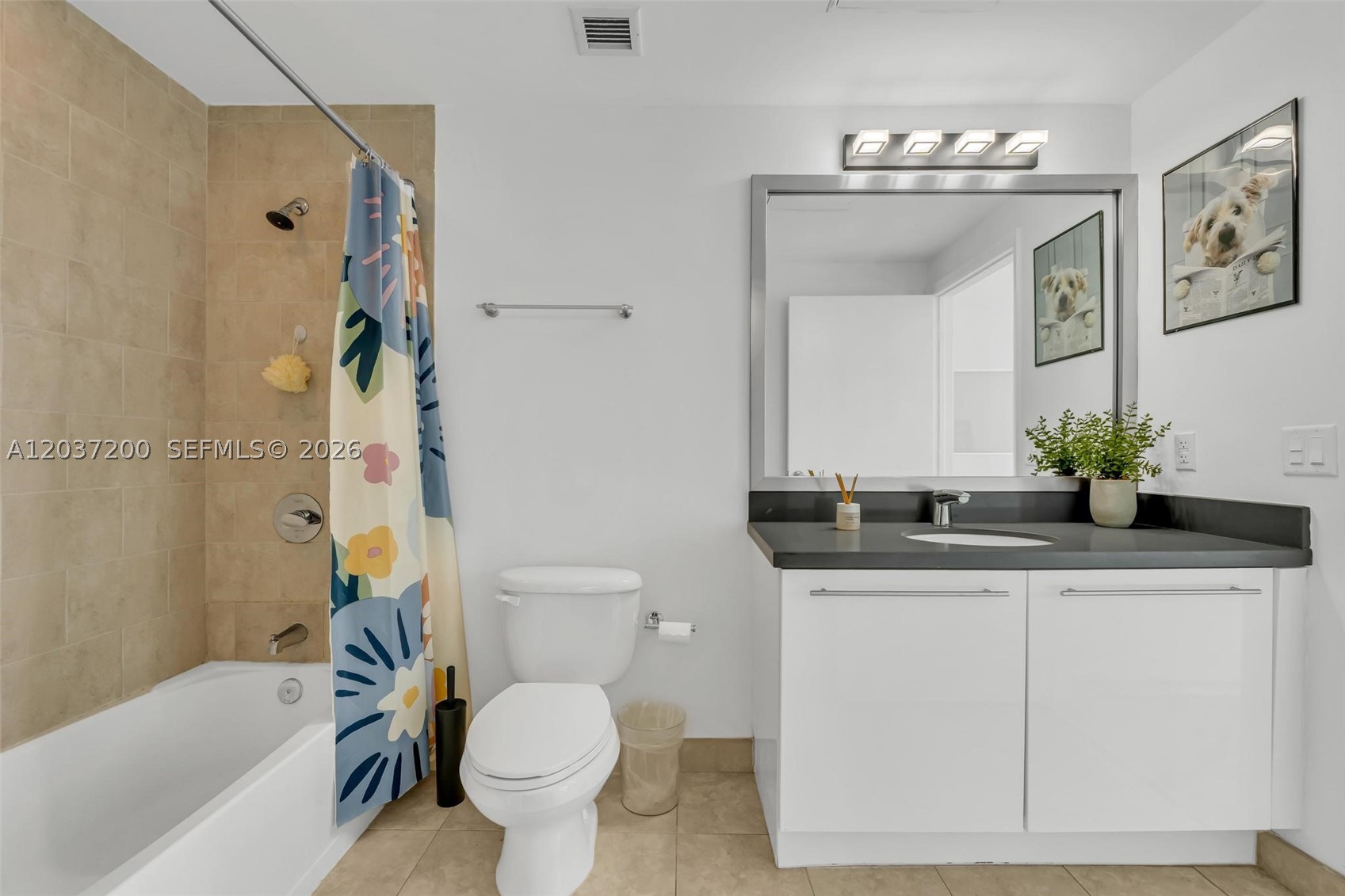 90 SW 3rd St #4303, Miami FL 33130