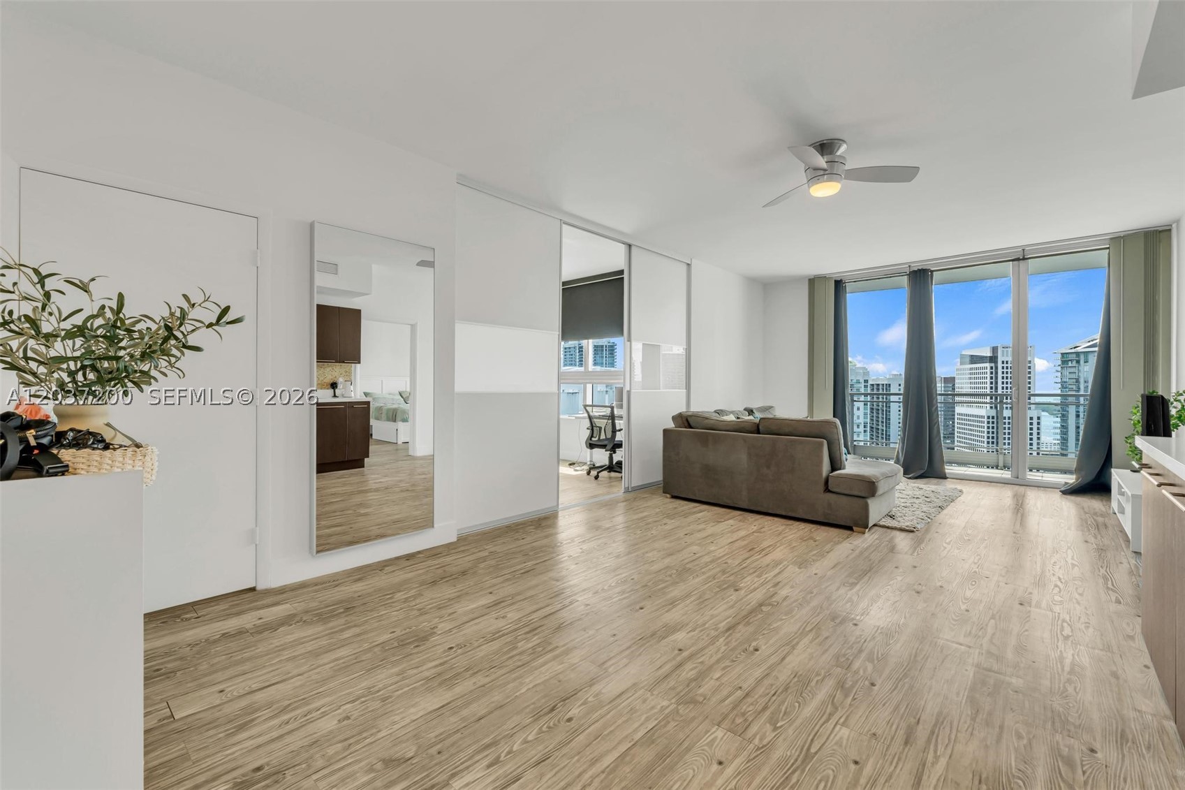 90 SW 3rd St #4303, Miami FL 33130