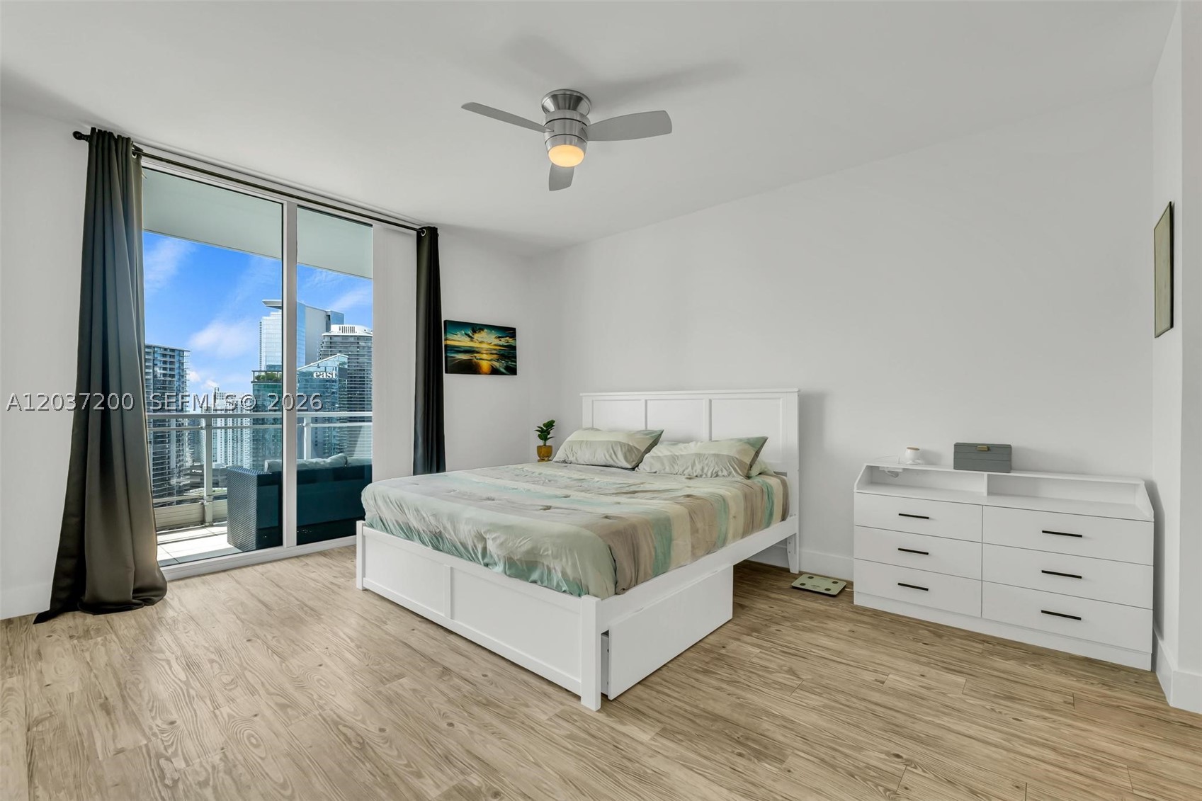 90 SW 3rd St #4303, Miami FL 33130