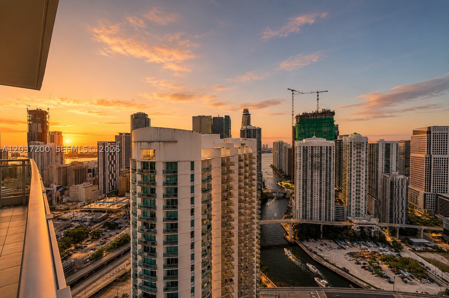 90 SW 3rd St #4303, Miami FL 33130