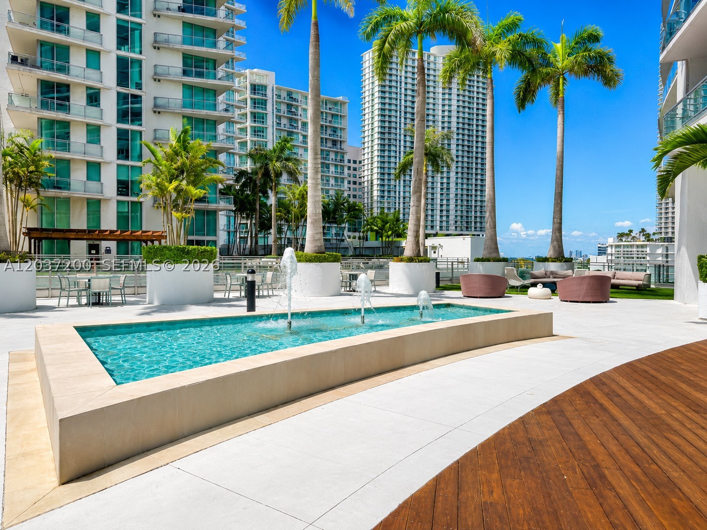 90 SW 3rd St #4303, Miami FL 33130