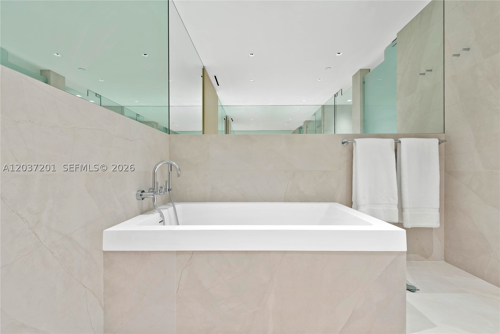 19242 Fisher Island Dr #19242, Miami Beach FL 33109