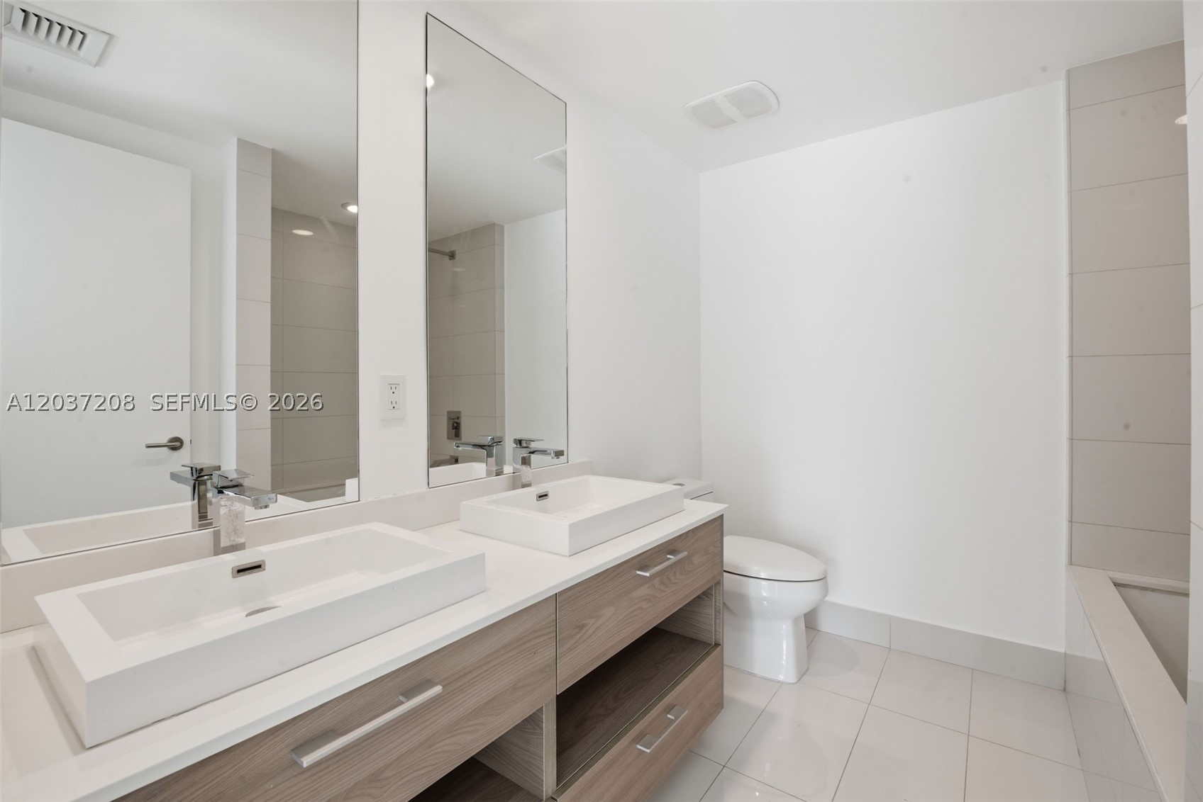 1300 S Miami Ave #1411, Miami FL 33130