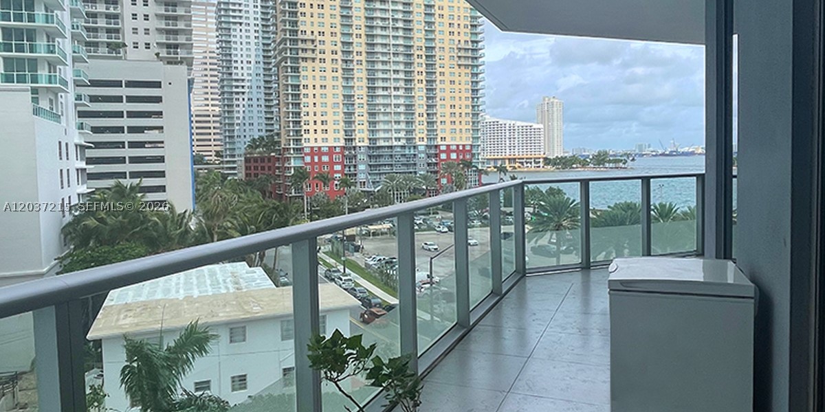 1300 Brickell Bay Dr #610, Miami FL 33131