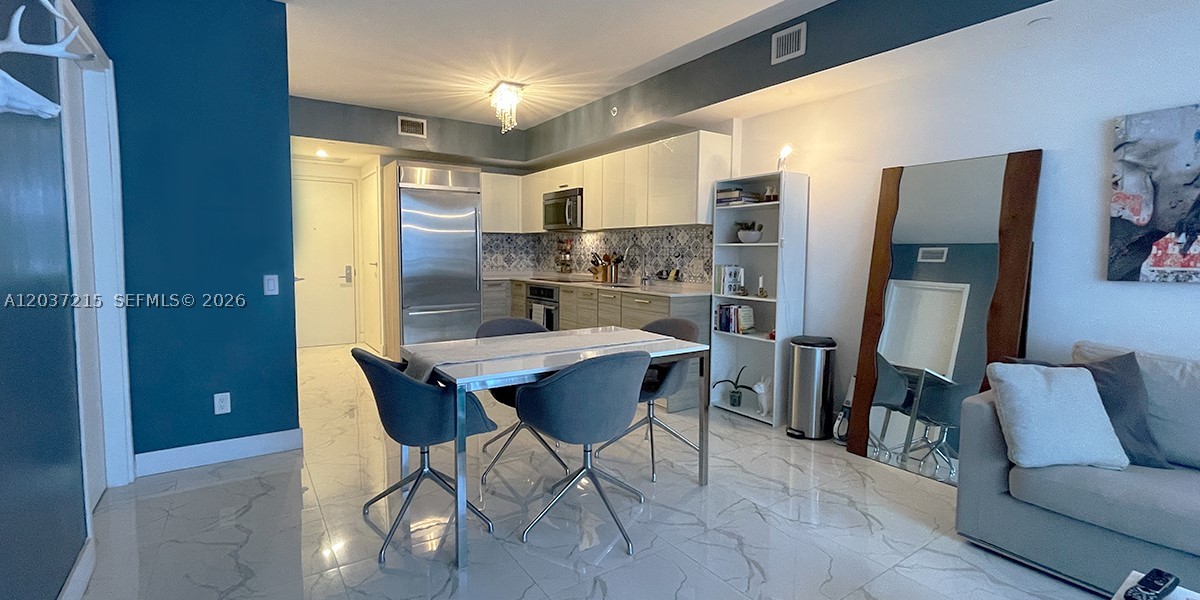 1300 Brickell Bay Dr #610, Miami FL 33131