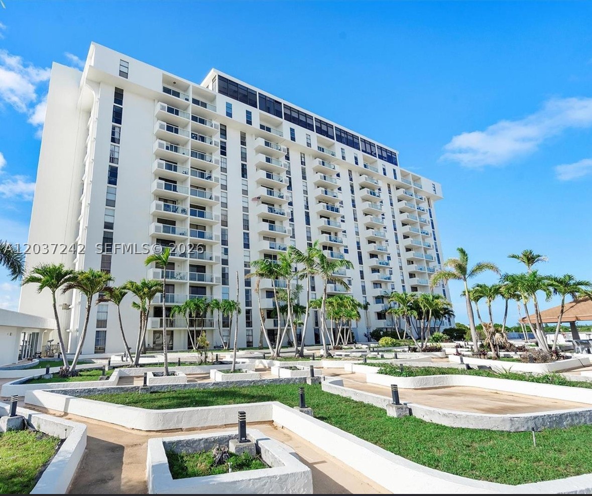 13499 Biscayne Blvd #706, North Miami FL 33181