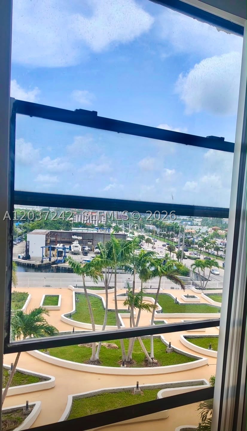 13499 Biscayne Blvd #706, North Miami FL 33181