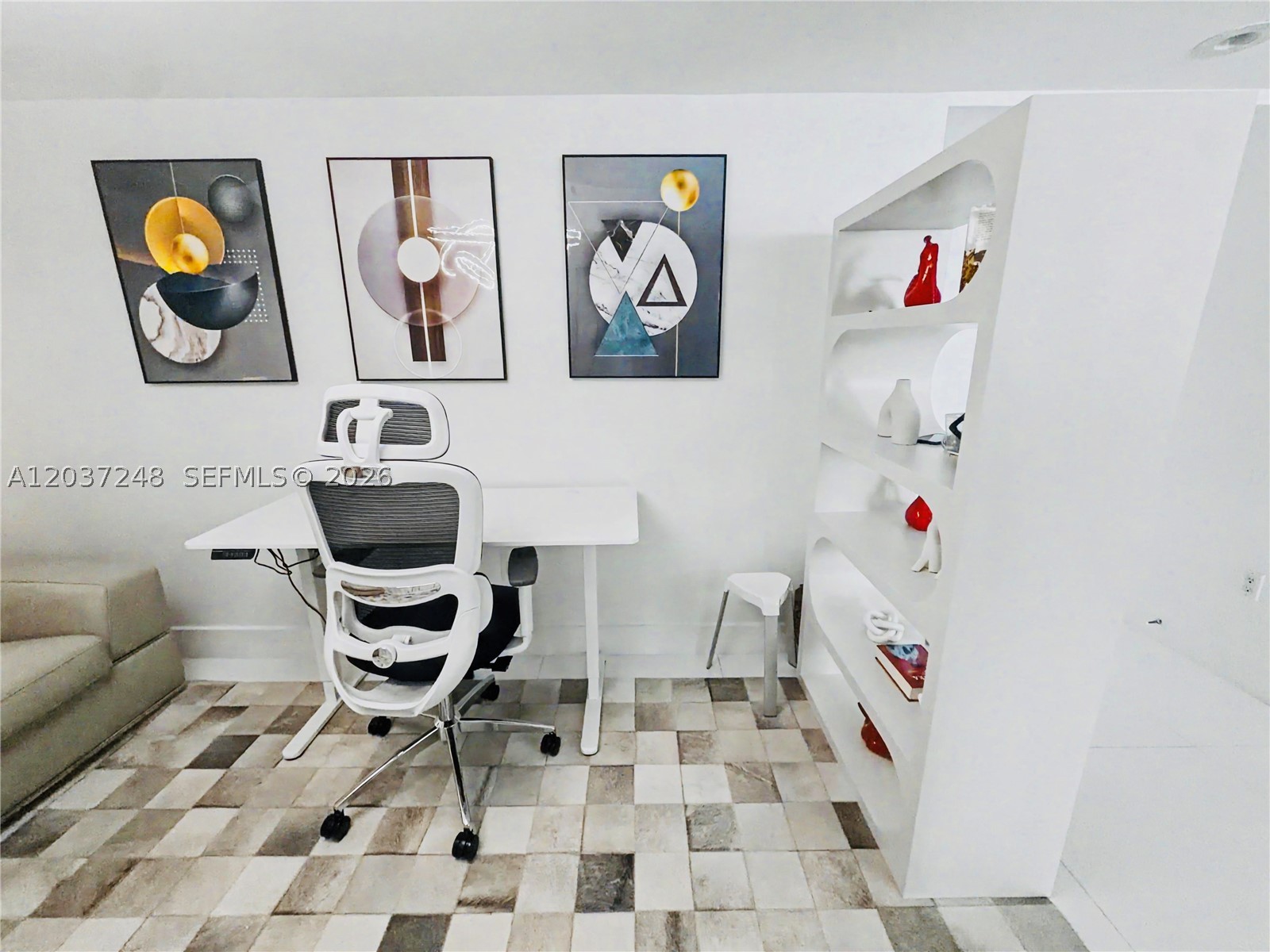 465 Brickell Ave #1605, Miami FL 33131
