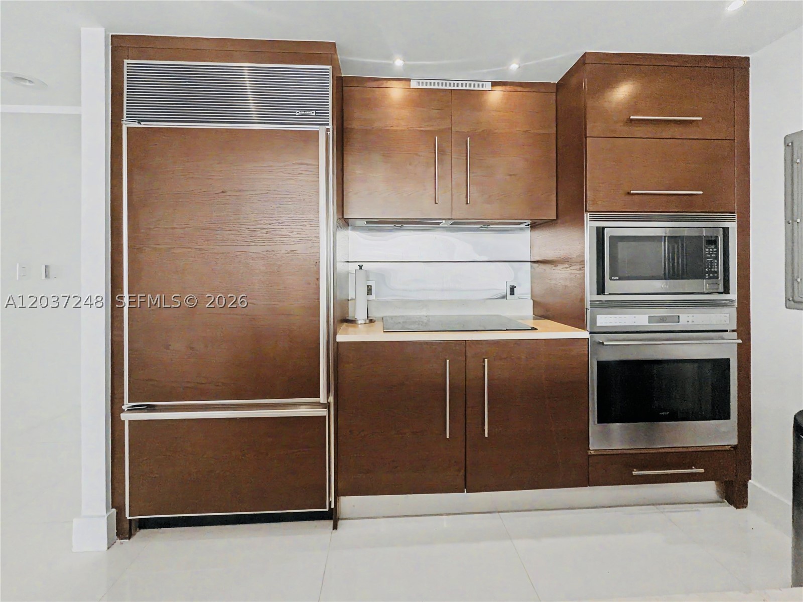 465 Brickell Ave #1605, Miami FL 33131