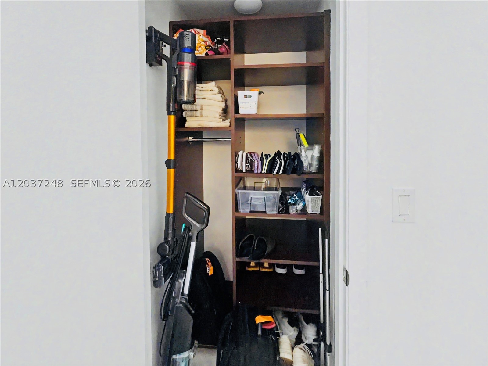 465 Brickell Ave #1605, Miami FL 33131
