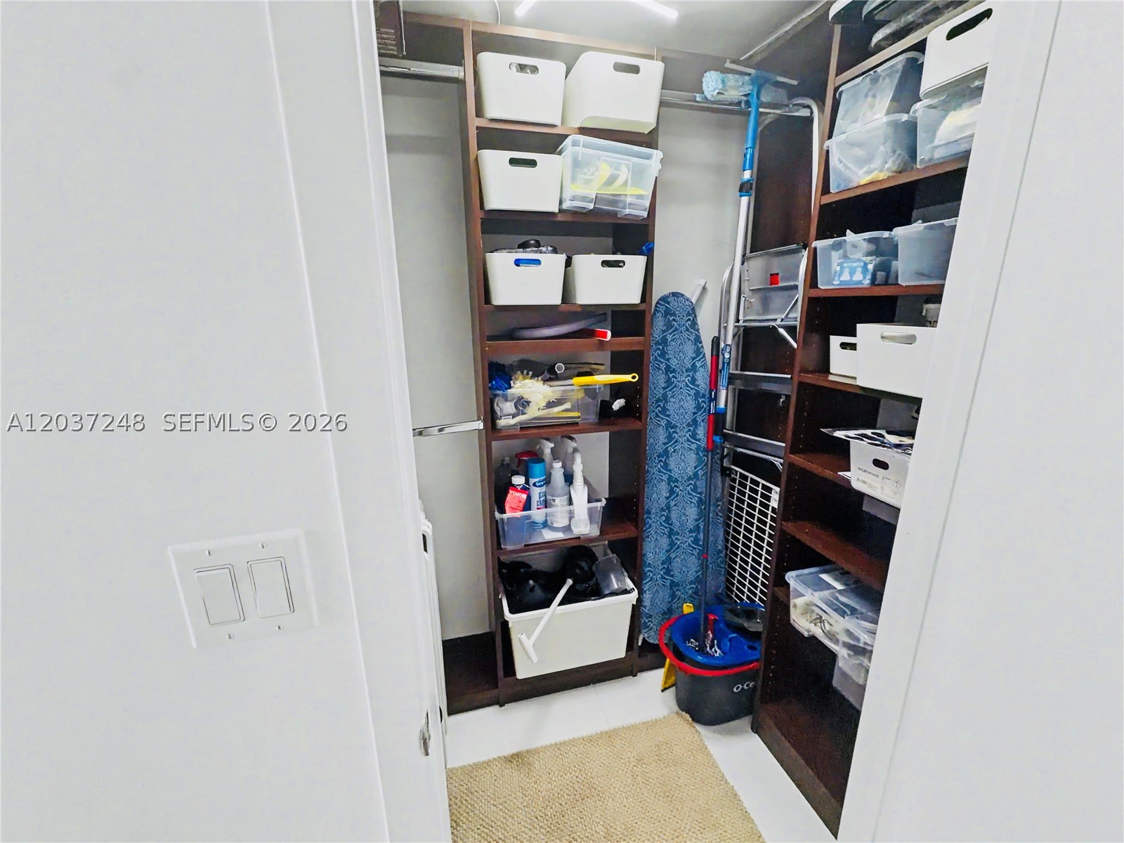 465 Brickell Ave #1605, Miami FL 33131