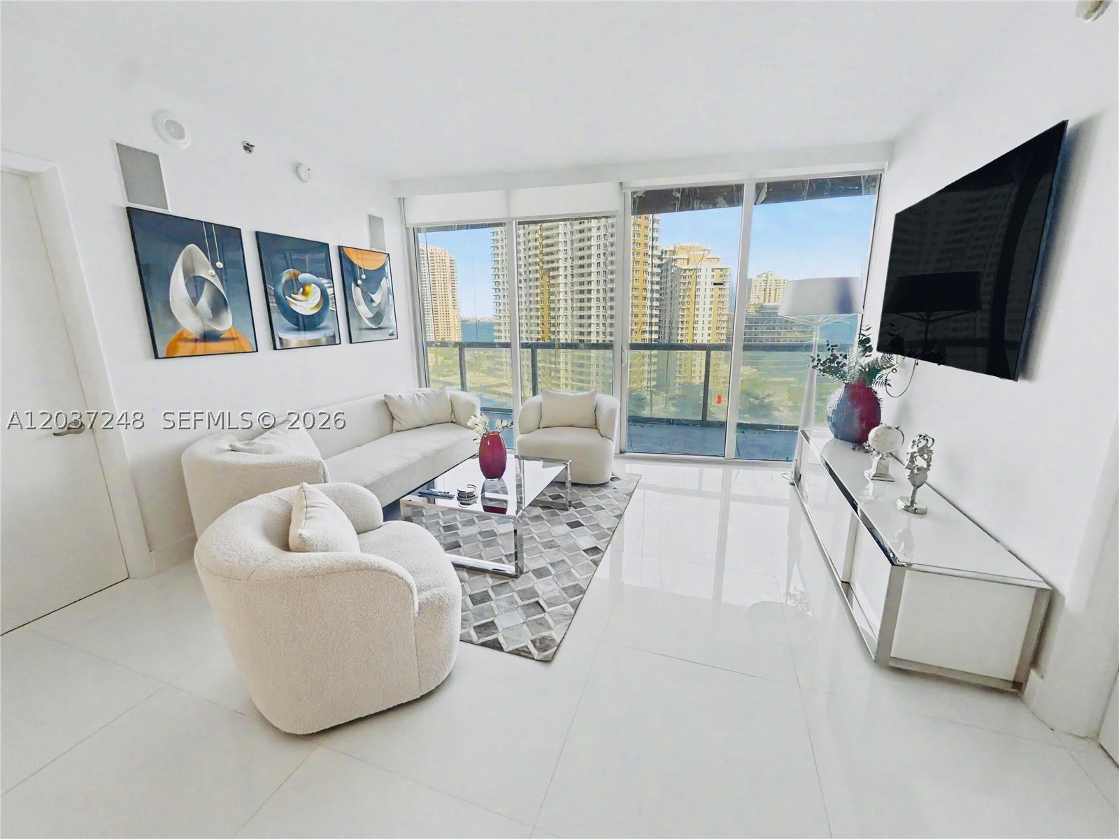 465 Brickell Ave #1605, Miami FL 33131