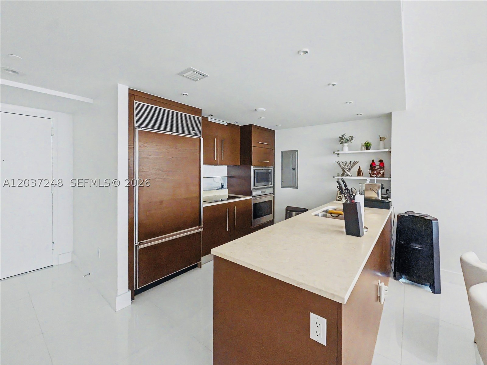 465 Brickell Ave #1605, Miami FL 33131