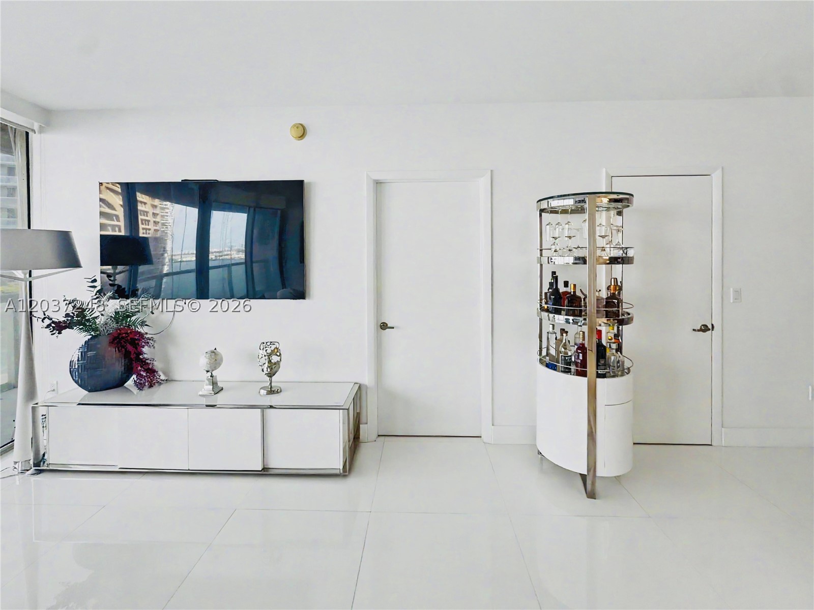 465 Brickell Ave #1605, Miami FL 33131