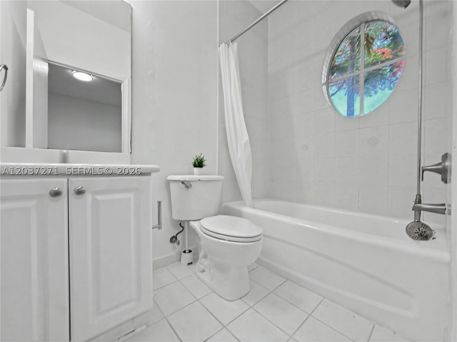 10573 SW 6th St #1206, Pembroke Pines FL 33025
