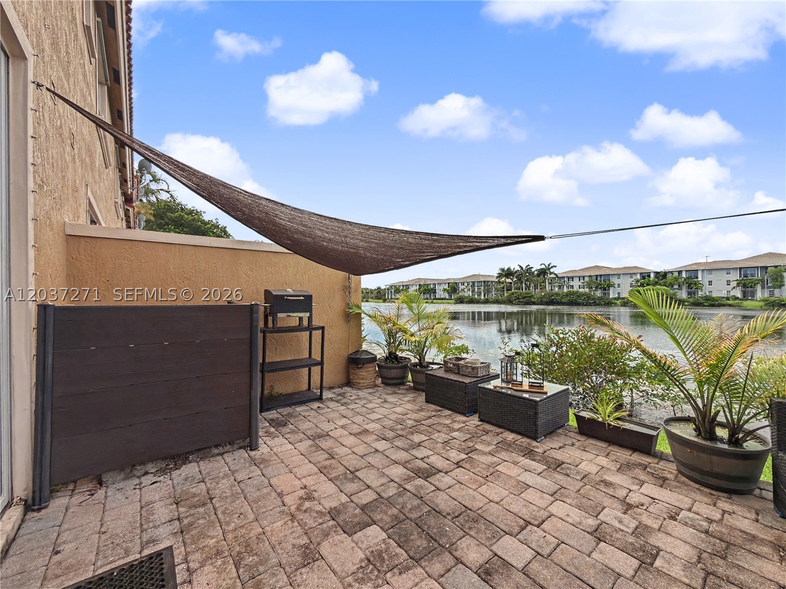 10573 SW 6th St #1206, Pembroke Pines FL 33025