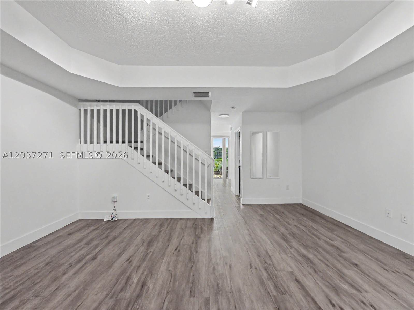 10573 SW 6th St #1206, Pembroke Pines FL 33025