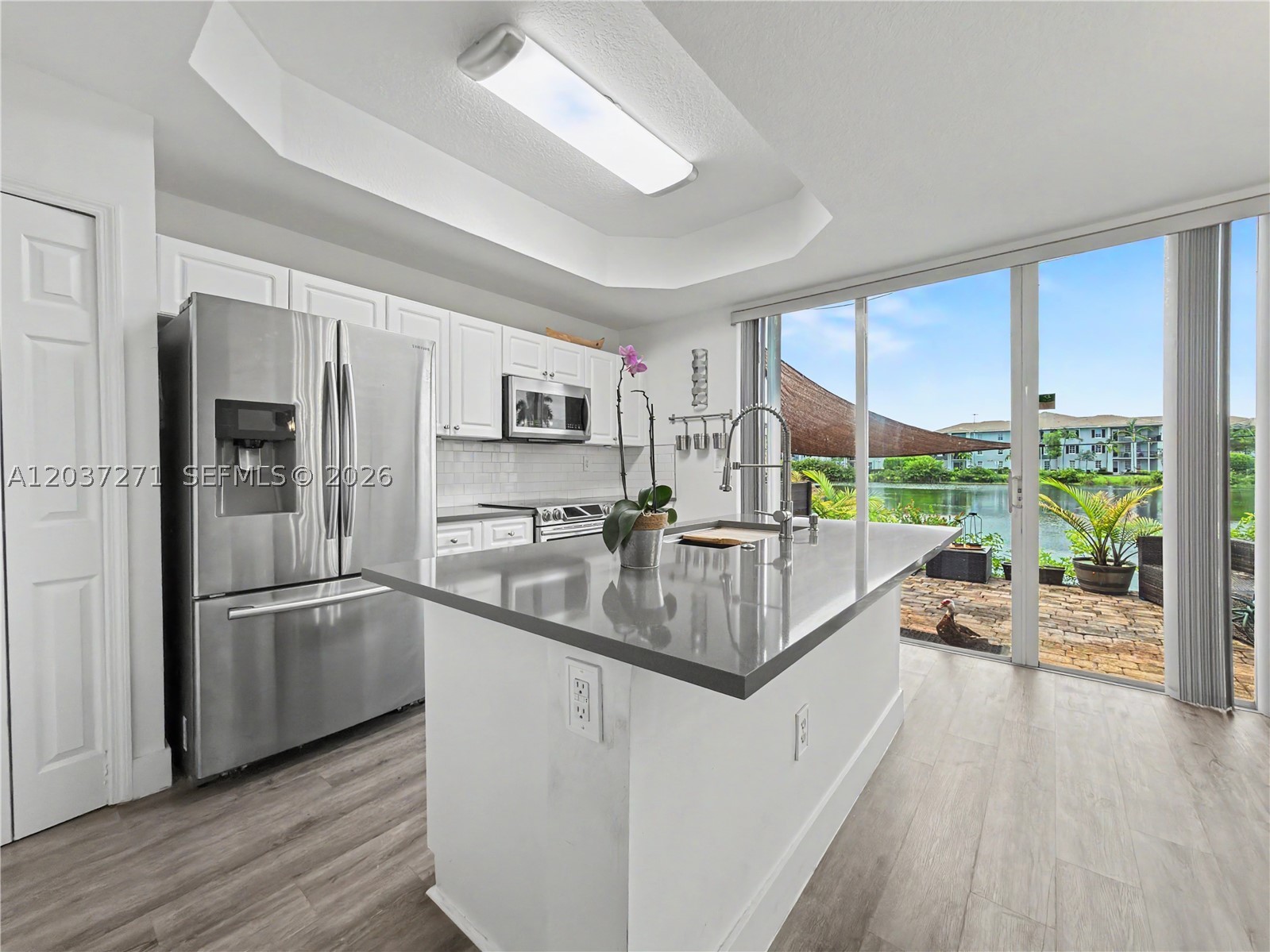 10573 SW 6th St #1206, Pembroke Pines FL 33025