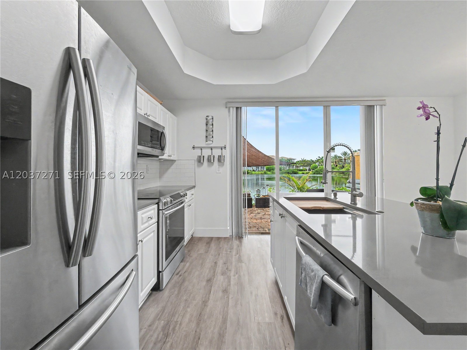 10573 SW 6th St #1206, Pembroke Pines FL 33025