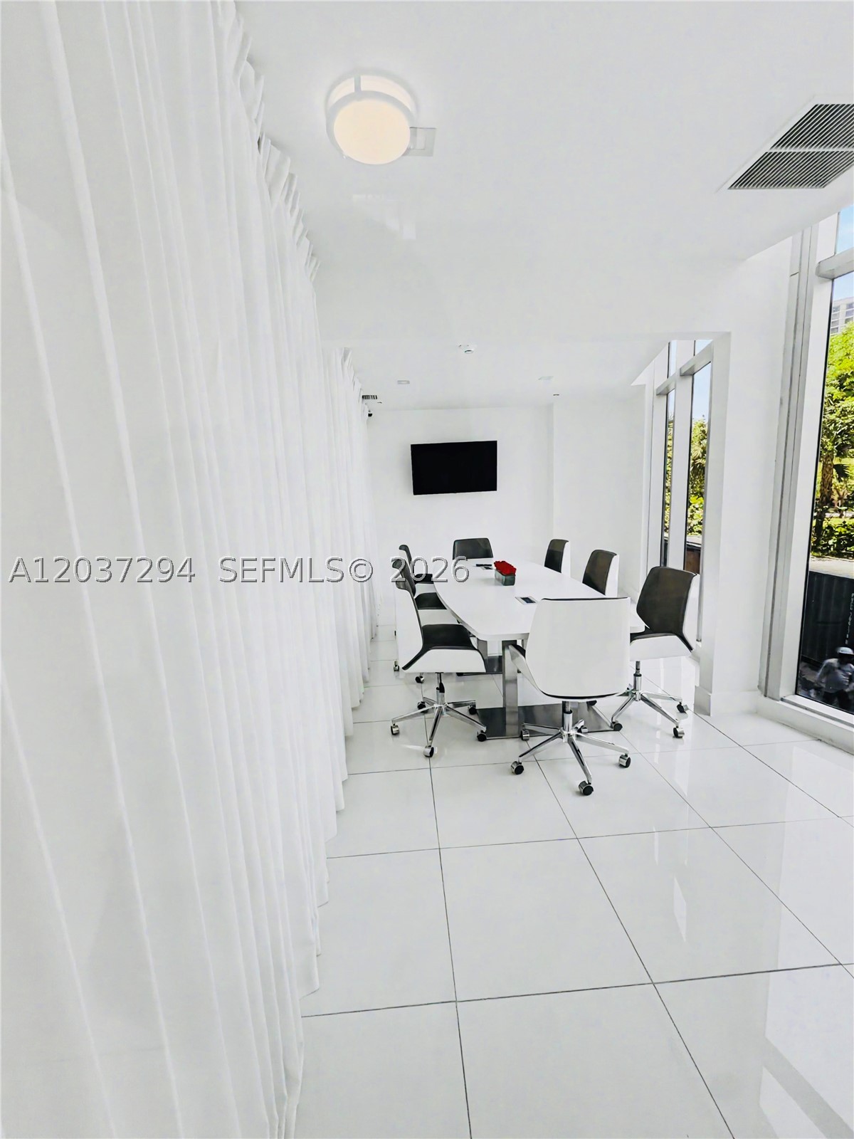 475 Brickell Ave #1910, Miami FL 33131