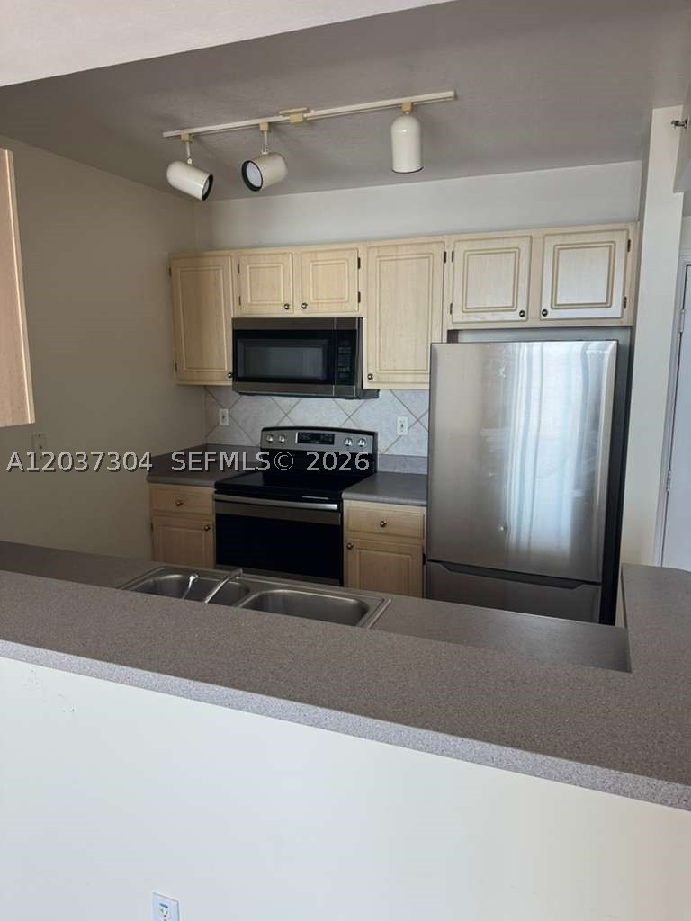 2665 SW 37th Ave #611, Miami FL 33133