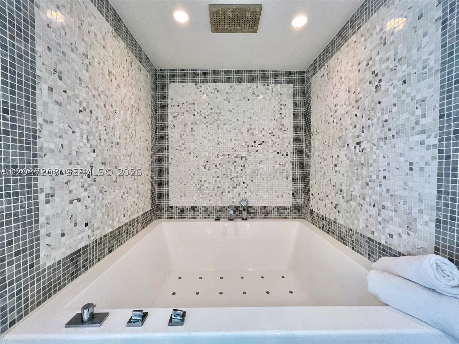 200 Biscayne Boulevar Way #3110, Miami FL 33131