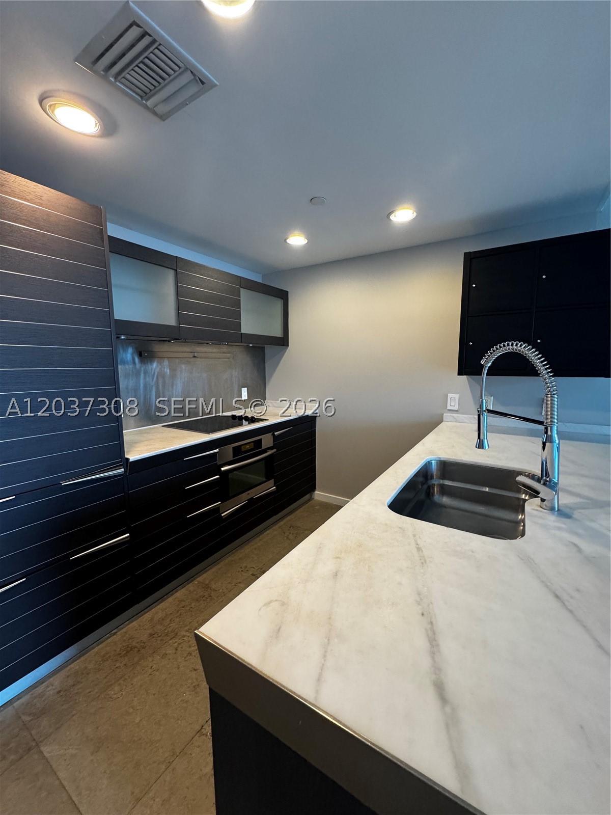 200 Biscayne Boulevar Way #3110, Miami FL 33131