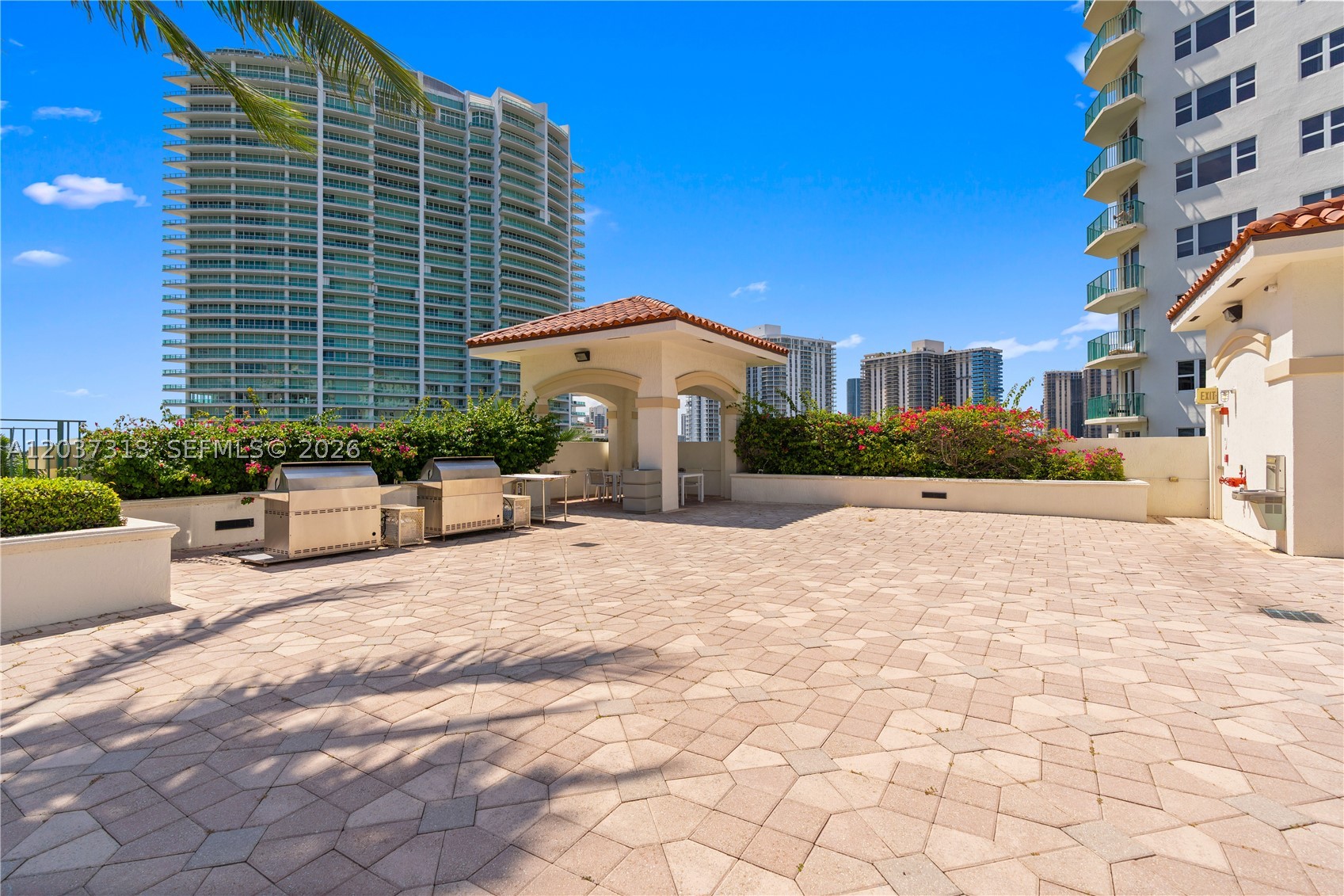 20000 E Country Club Dr #306, Aventura FL 33180