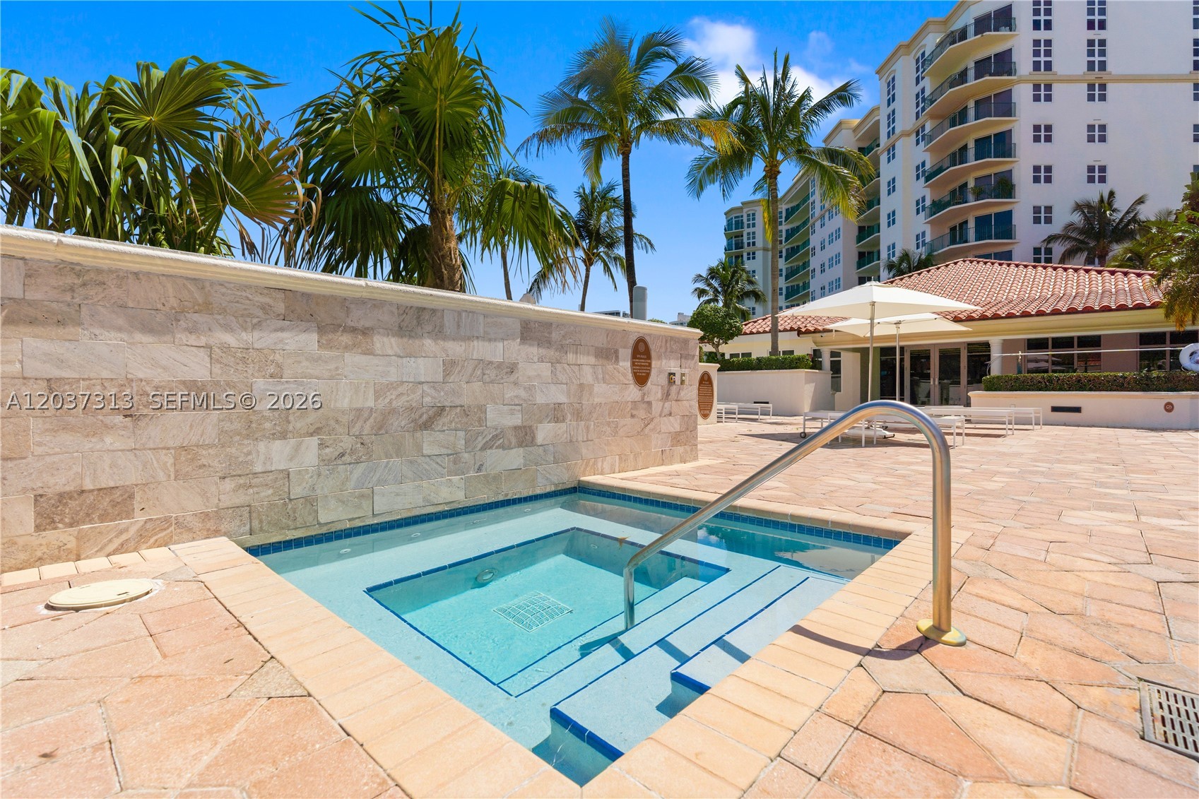 20000 E Country Club Dr #306, Aventura FL 33180