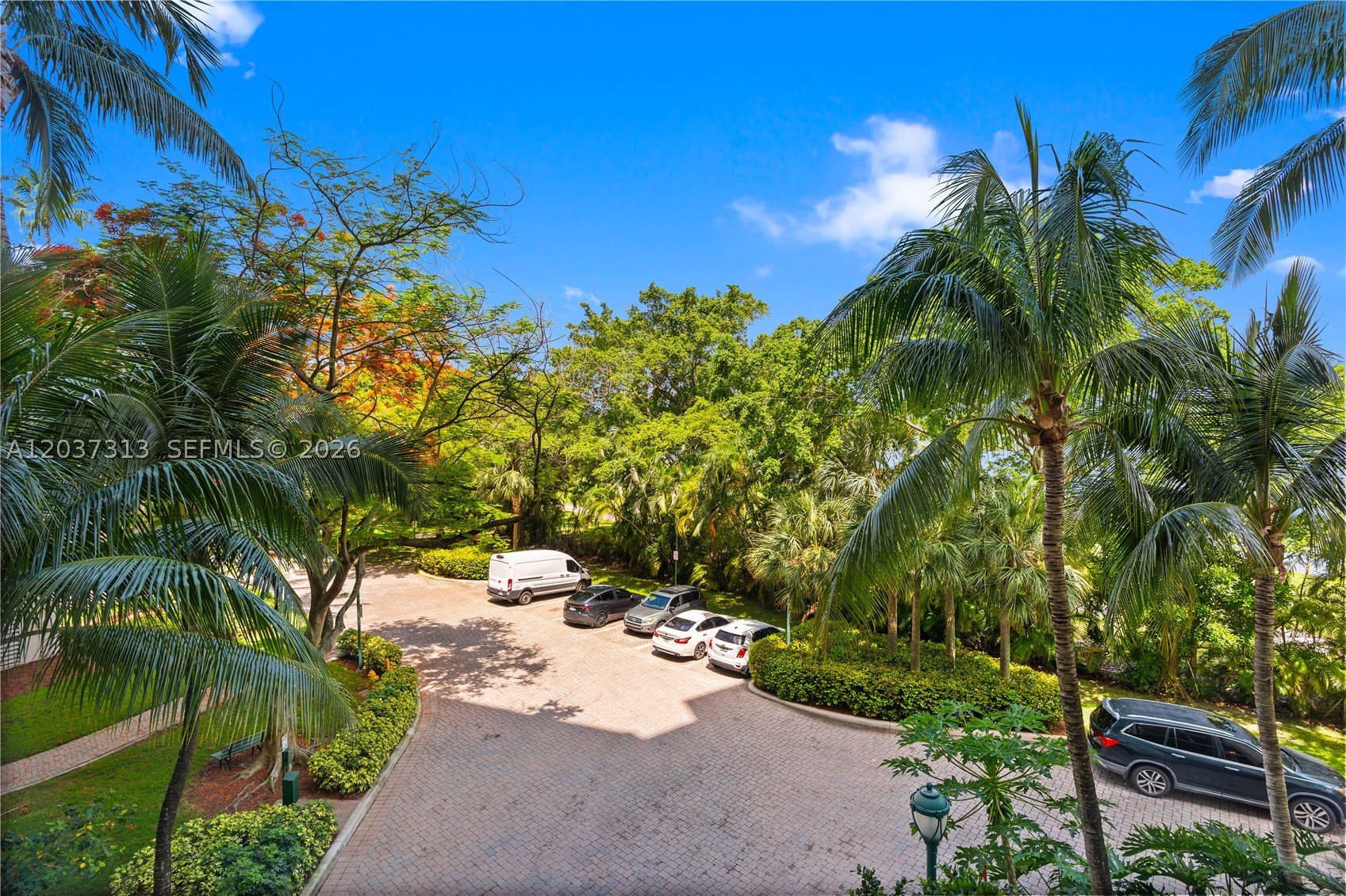 20000 E Country Club Dr #306, Aventura FL 33180