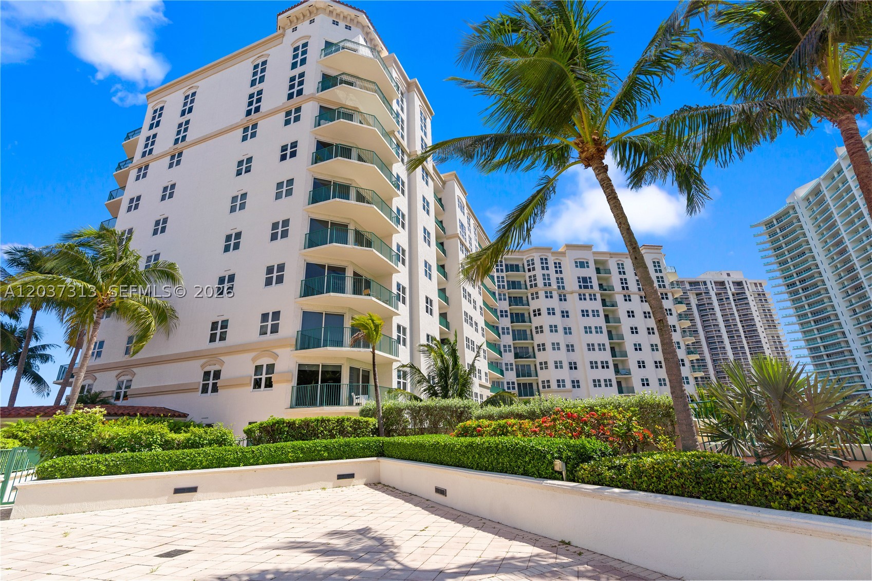 20000 E Country Club Dr #306, Aventura FL 33180