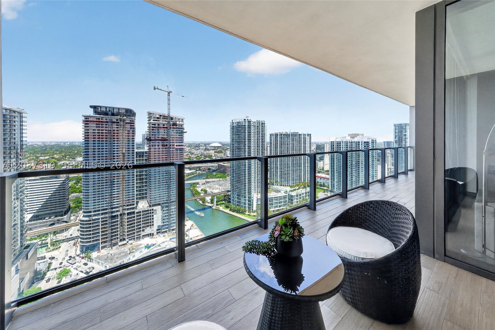 68 SE 6th St #3506, Miami FL 33131