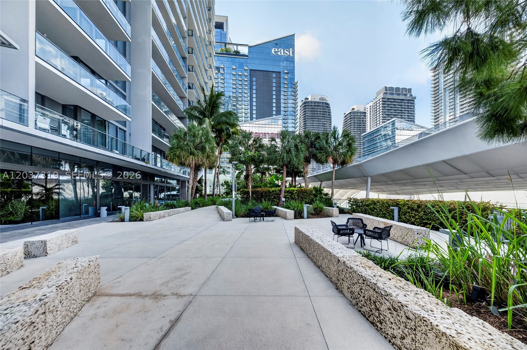 68 SE 6th St #3506, Miami FL 33131