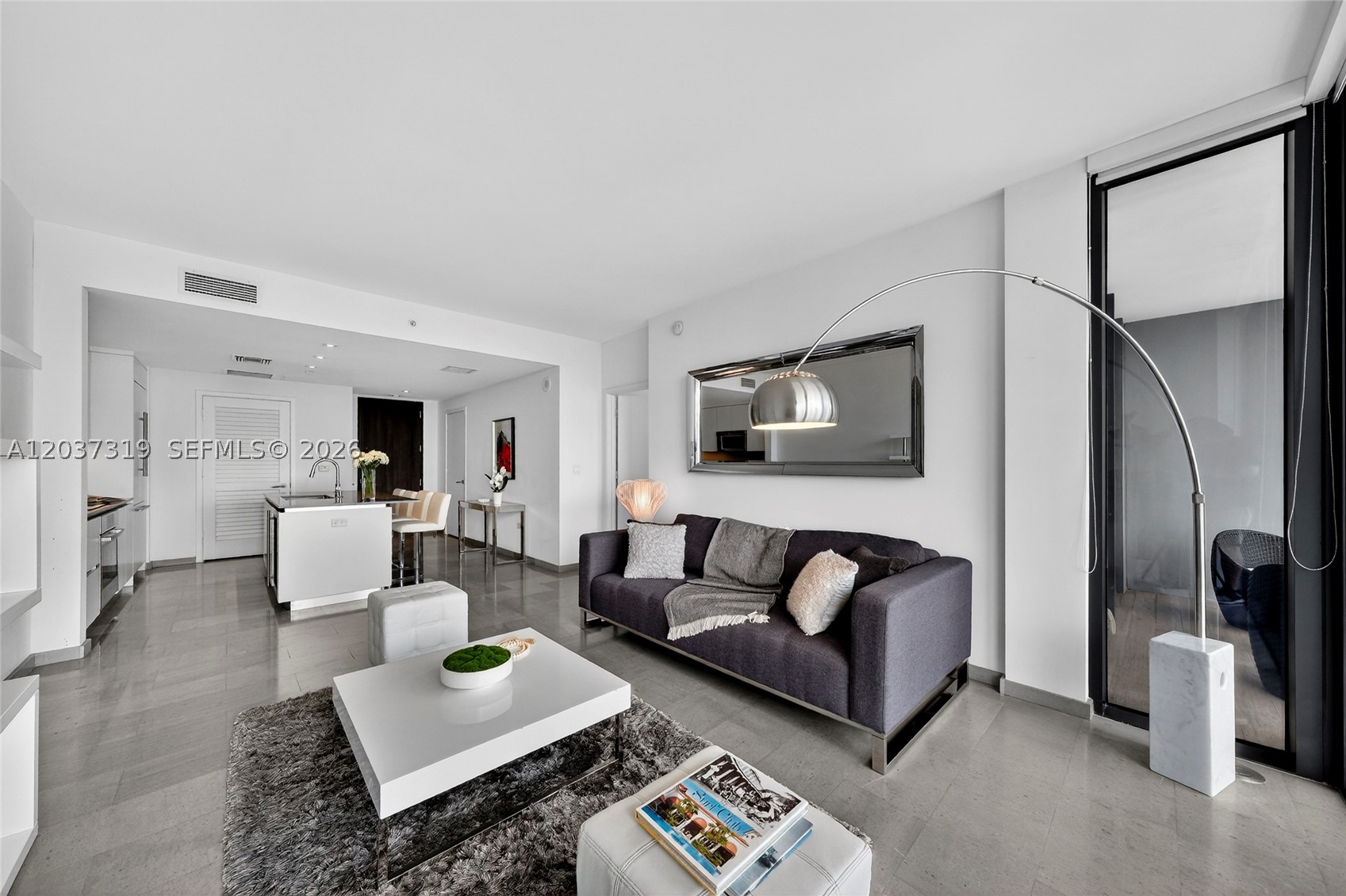 68 SE 6th St #3506, Miami FL 33131