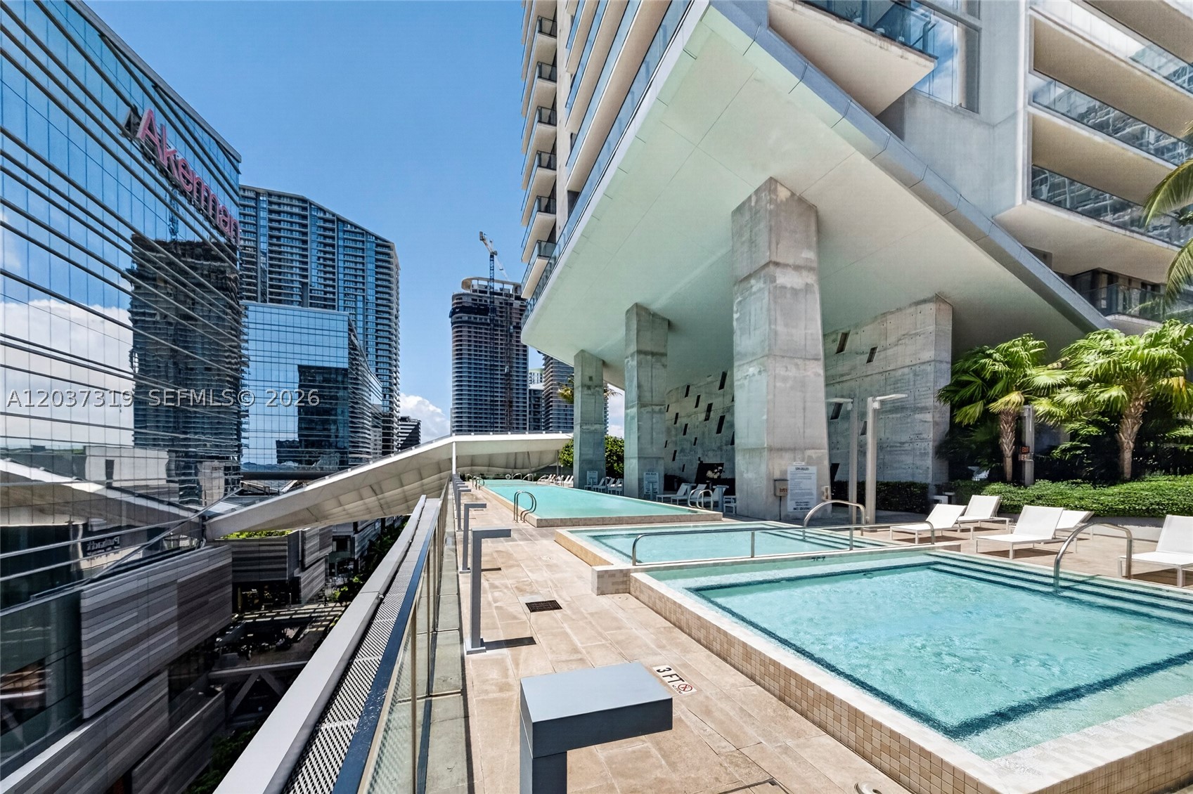 68 SE 6th St #3506, Miami FL 33131