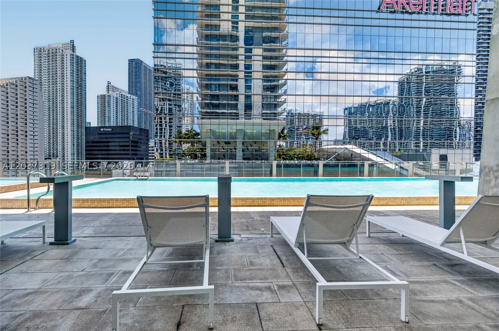 68 SE 6th St #3506, Miami FL 33131